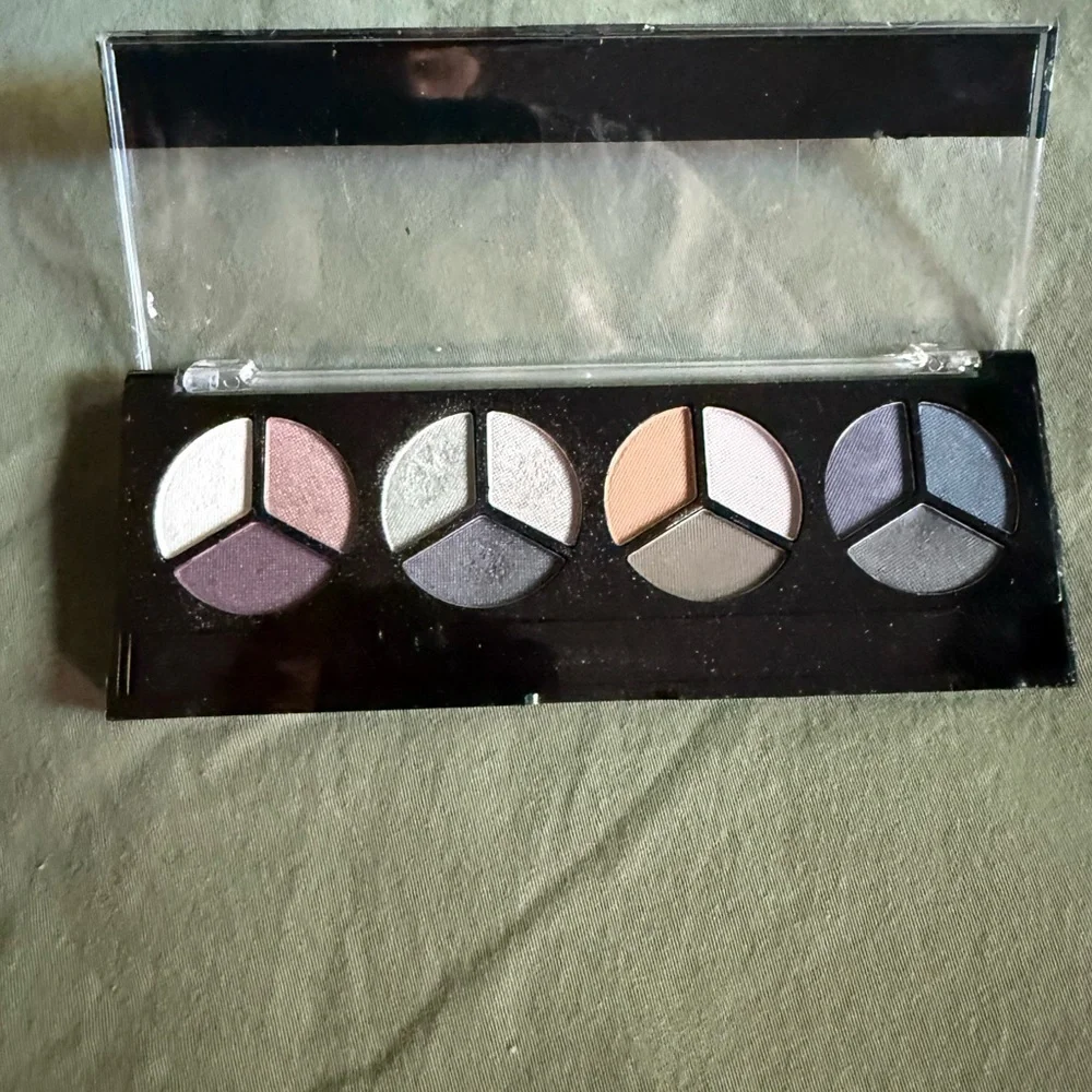 Profusion Cosmetics Smoky Eyeshadow Palette - Black, Gray, Cream